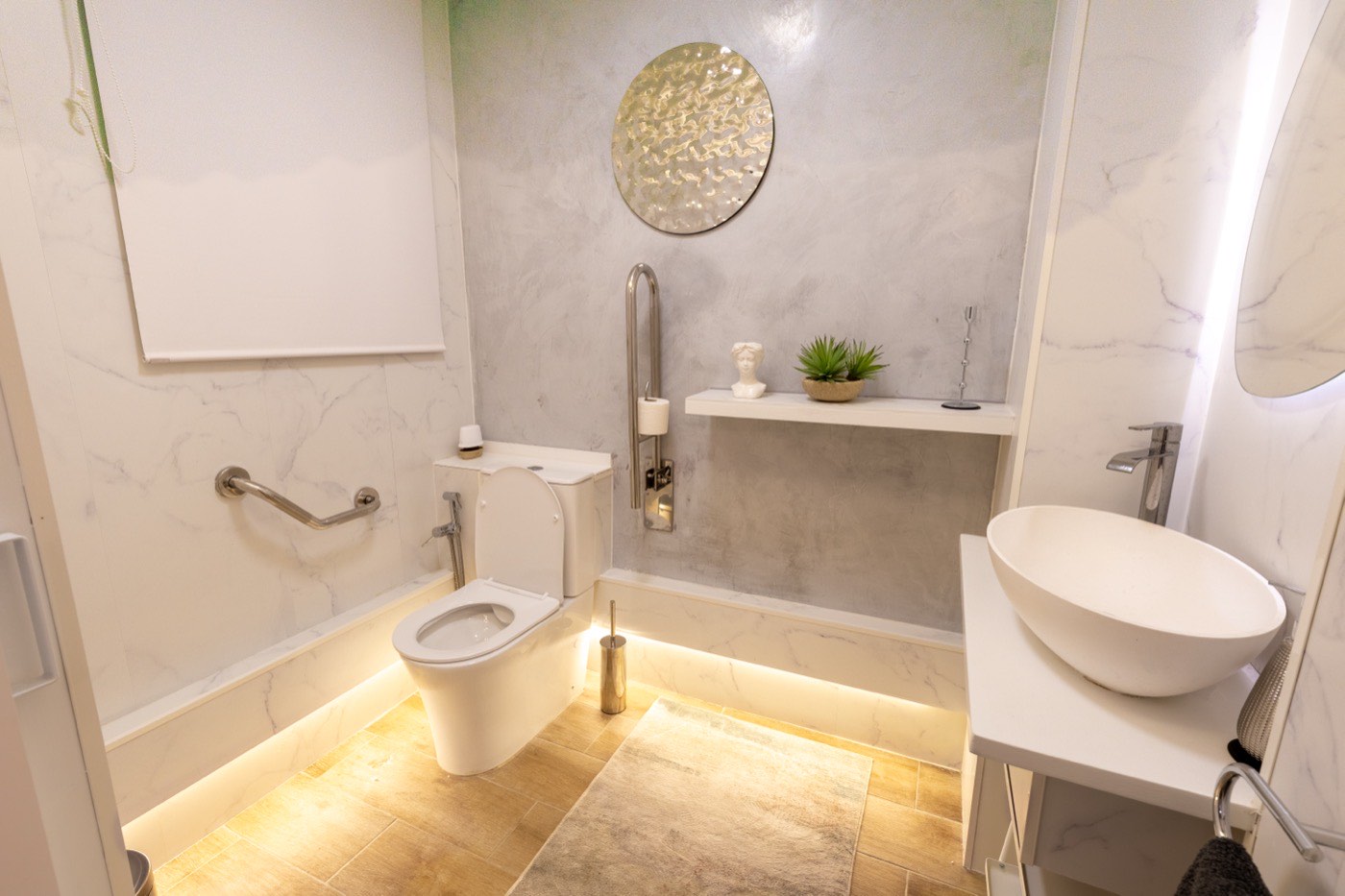 Baño de mármol de la consulta